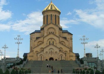 სამების საკათედრო ტაძრის მიმდებარე ტერიტორიაზე ავტომობილების მოძრაობა შეზღუდულია – შსს