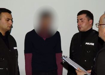 ბრალდებულმა დაზარალებული ჯერ დაჭრა შემდეგ კი გაგუდა