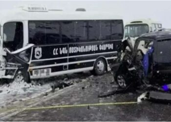 ნიკოლ ფაშინიანისა და მისი მხარდამჭერების თანმხლები პოლიციის ავტობუსი ავარიაში მოჰყვა – არის მსხვერპლი