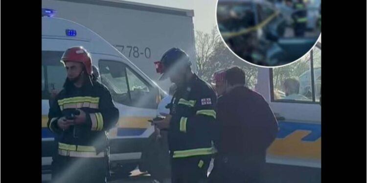 ერთმანეთს სამი ავტომობილი შეეჯახა – დაშავდა რამდენიმე ადამიანი