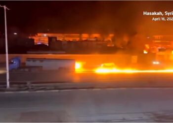 ნახეთ ვიდეო – ცეცხლმოკიდებული ბენზინმზიდი ქალაქის ქუჩებში