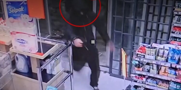 მაღაზიებიდან ₾6 000-მდე გაიტაცეს – ძარცვისთვის 20 წლის მამაკაცი დააკავეს [VIDEO]