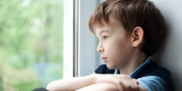 “რაც არ უნდა კარგი მშობელი იყოთ, თქვენს შვილს მაინც ექნება ფსიქოლოგისთვის რაღაც მოსაყოლი… შეუძლებელია, ბავშვი ისე გაიზარდოს, რომ ერთხელ მაინც არ შეხვდეს ძლიერი სტრესი ან მძიმე ემოციები”