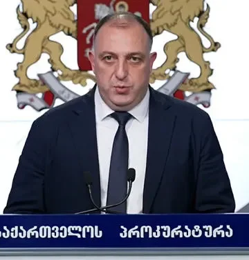 პროკურატურამ ლევან ხაბეიშვილის, გურამ როგავასა და მომიტინგე ზვიად მაიასაშვილის მიმართ ძალადობის ფაქტზე 5 პირი, მათ შორის 3 ყოფილი და ერთი მოქმედი სპეცრაზმელი დააკავა